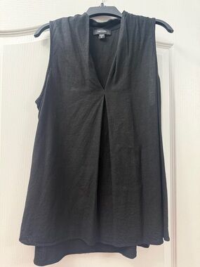 Karen Kane Black V-Neck Pleated Sleeveless Tank